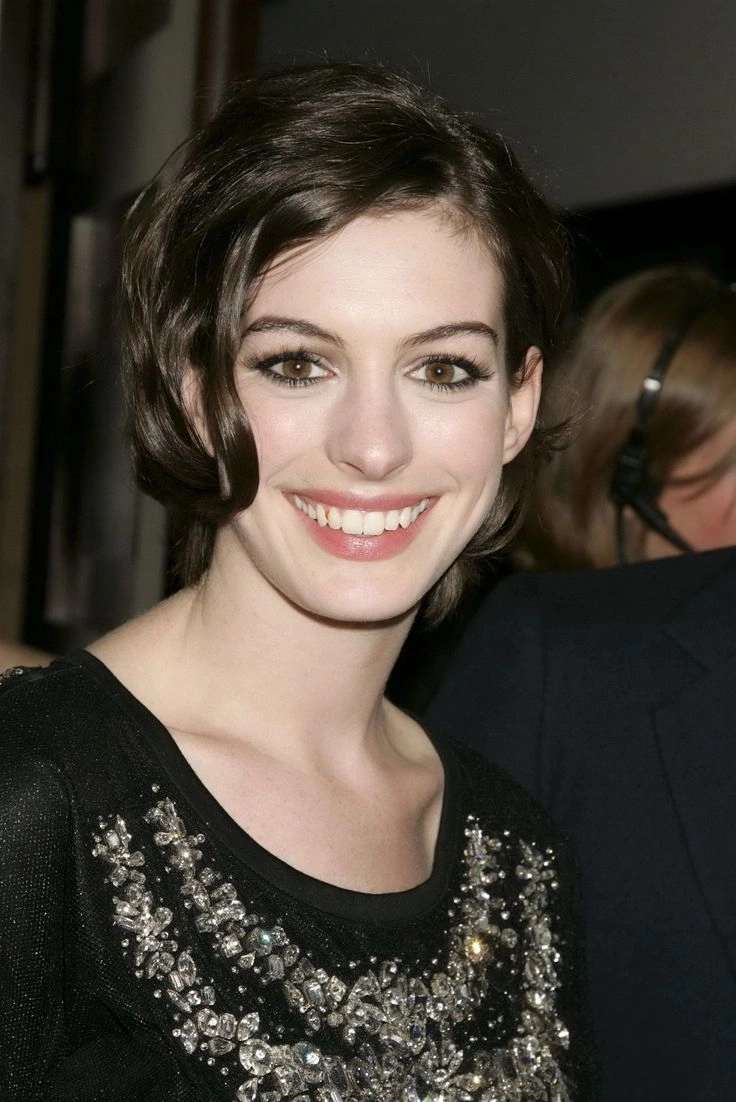Khoảnh khắc hạnh phúc bên chồng Anne Hathaway