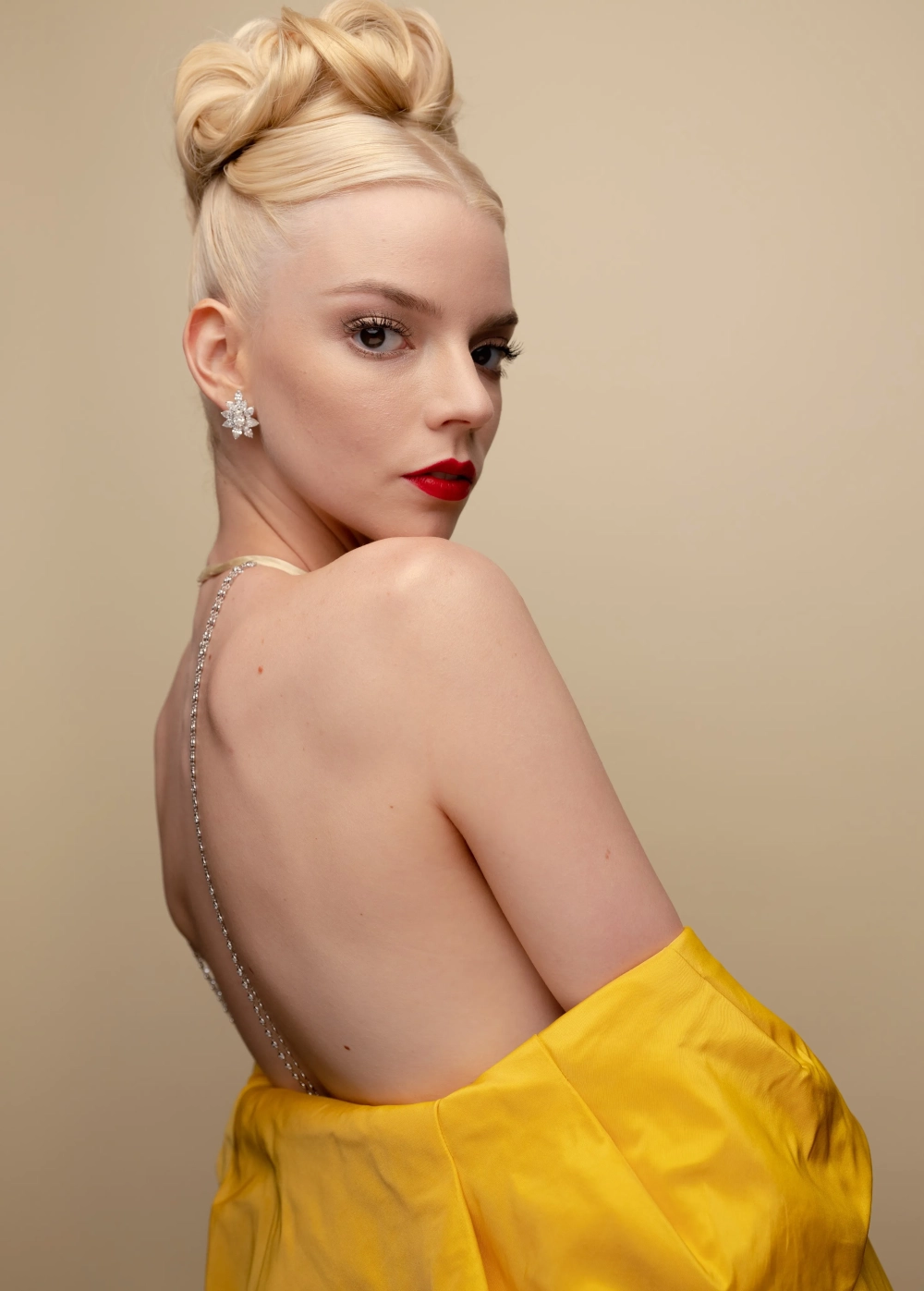 Nhan sắc như búp bê của Anya Taylor-Joy