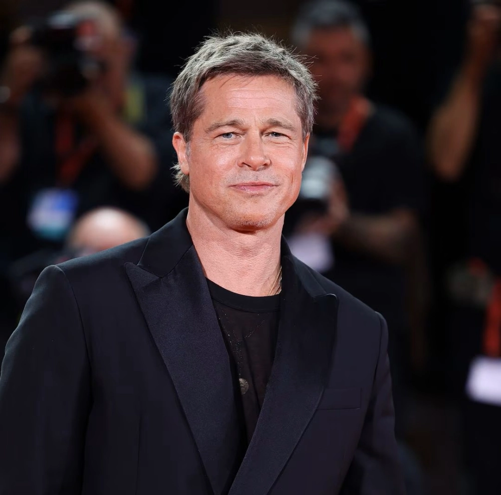 Khoảnh khắc của Brad Pitt Angelina Jolie thời còn mặn nồng