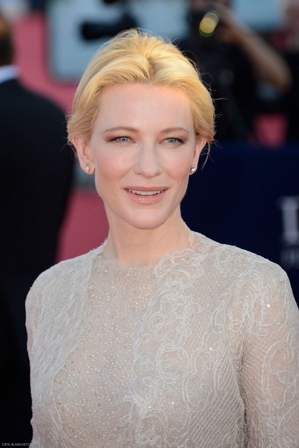 Cate Blanchett trong vai Mẹ kế phim Cinderella