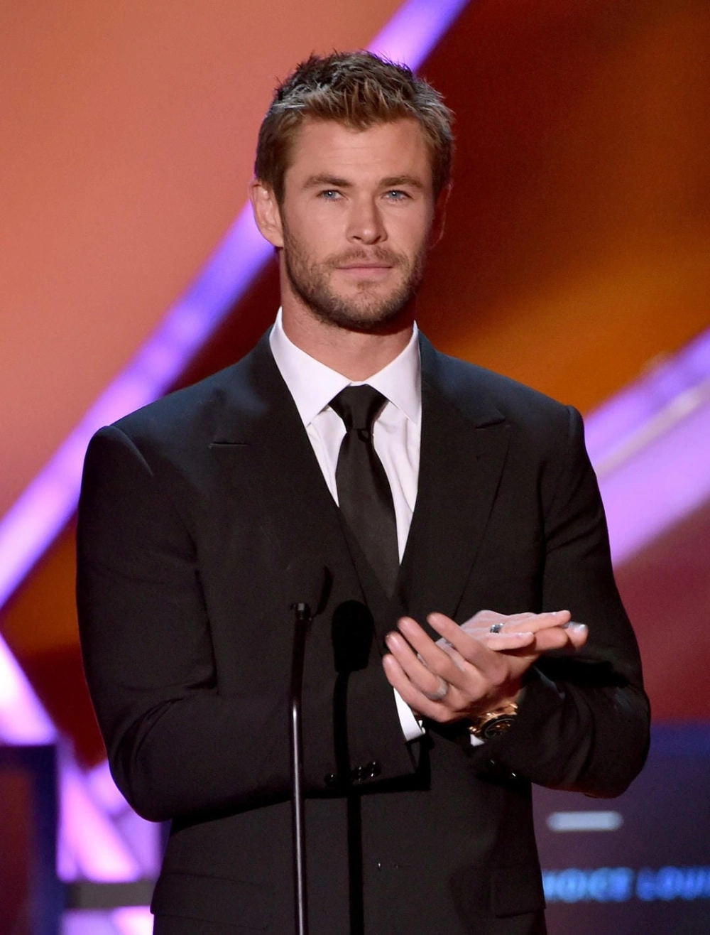 Gợi ý bài tập của Chris Hemsworth để có thân hình đẹp