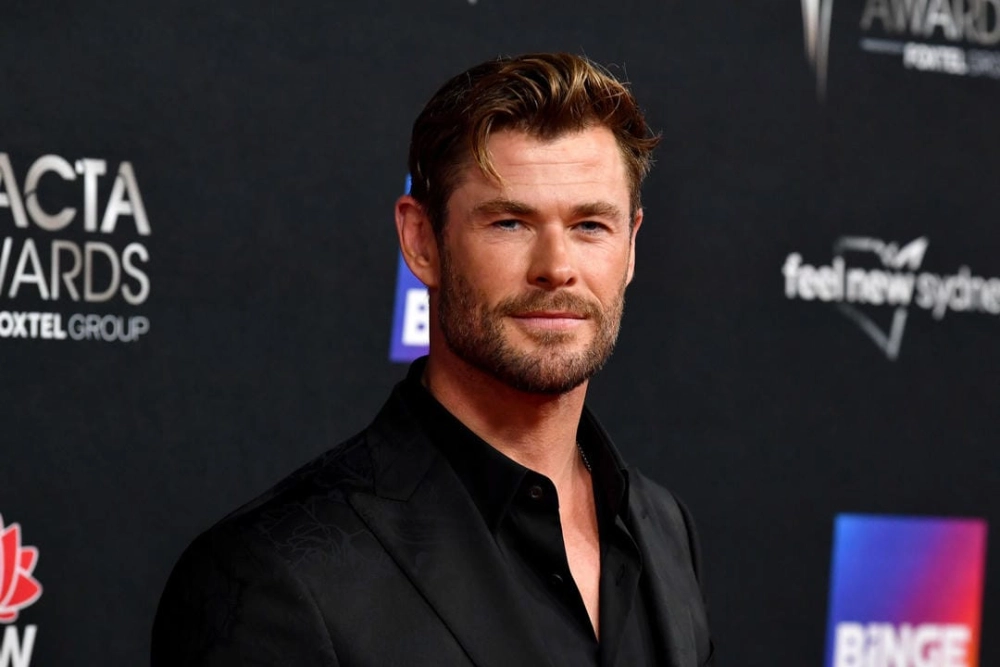 Hình ảnh Chris Hemsworth Thor đầy uy lực