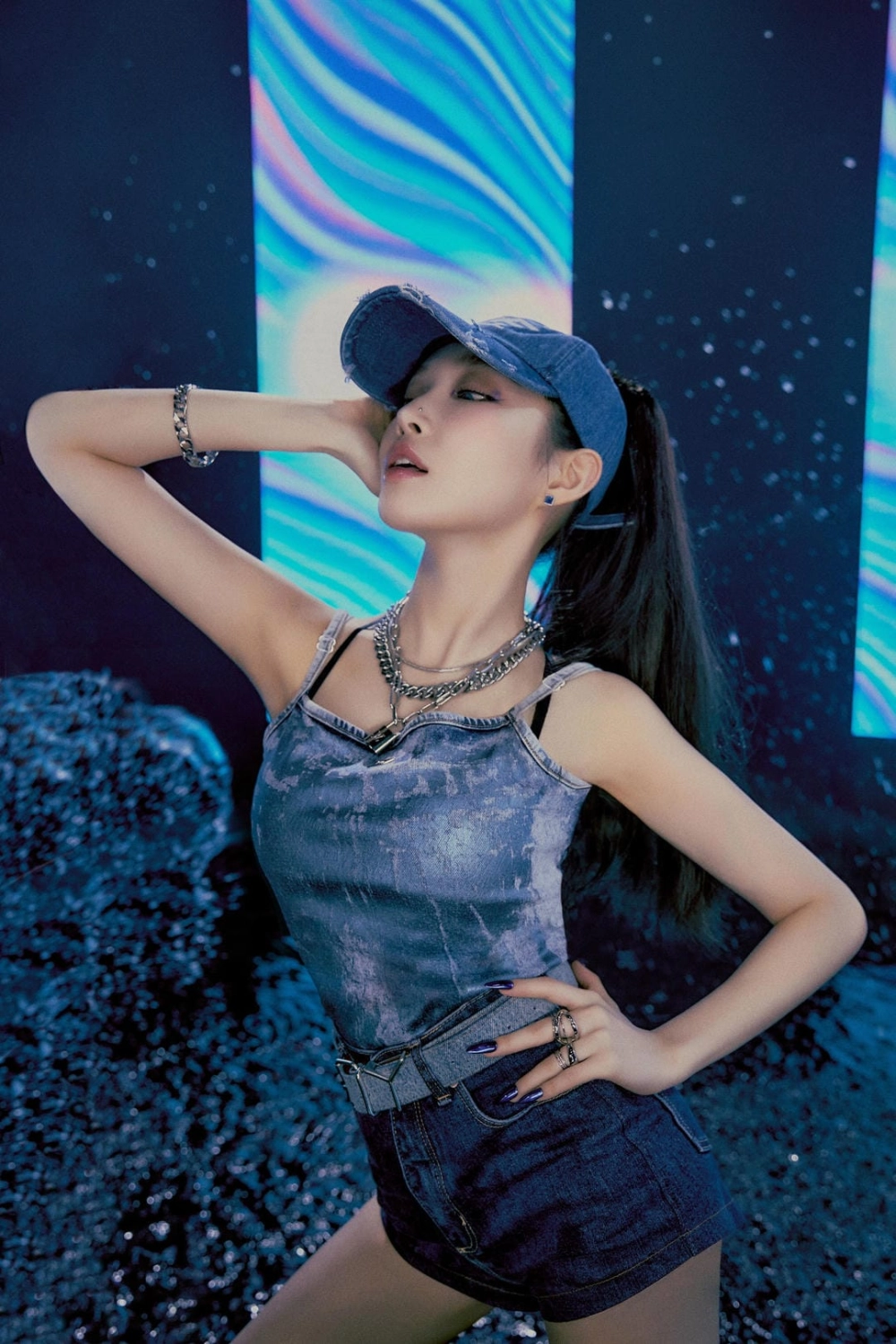 Một cảnh quay đẹp mắt từ MV Chung Ha Snapping