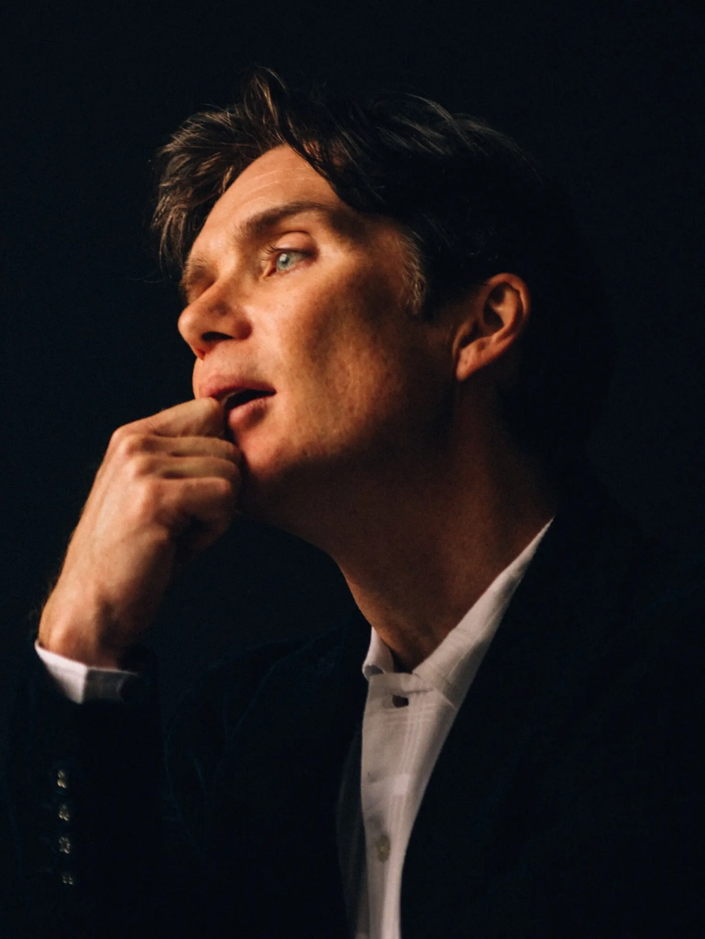 Cillian Murphy trong vai Thomas Shelby