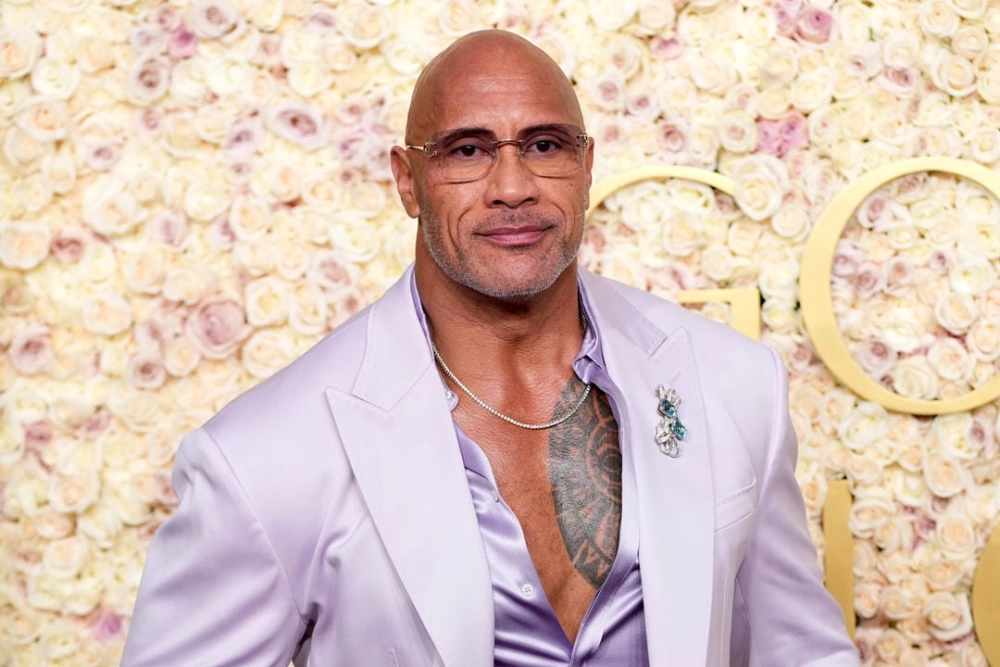 Khám phá bộ sưu tập hình ảnh Dwayne "The Rock" Johnson đỉnh nhất! Từ cơ bắp cuồn cuộn trên võ đài WWE đến những vai diễn hành động không thể bỏ lỡ. Click ngay!