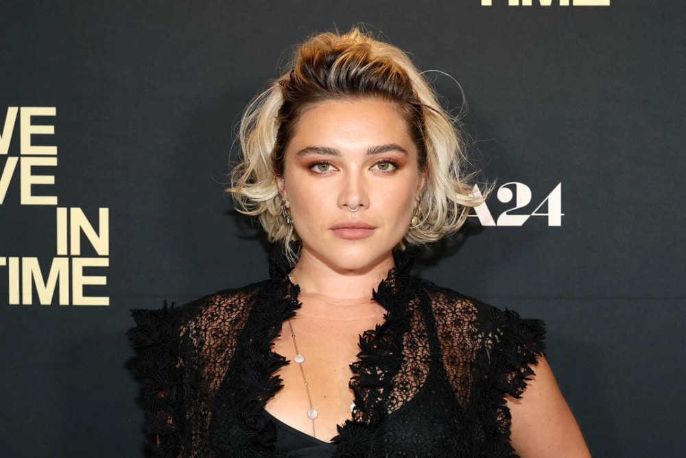 Florence Pugh lộng lẫy trong thiết kế của Valentino