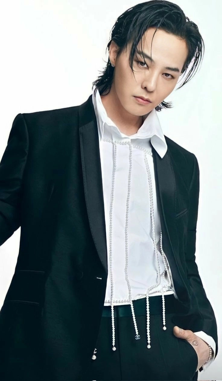 Thần thái đỉnh cao của trưởng nhóm BIGBANG