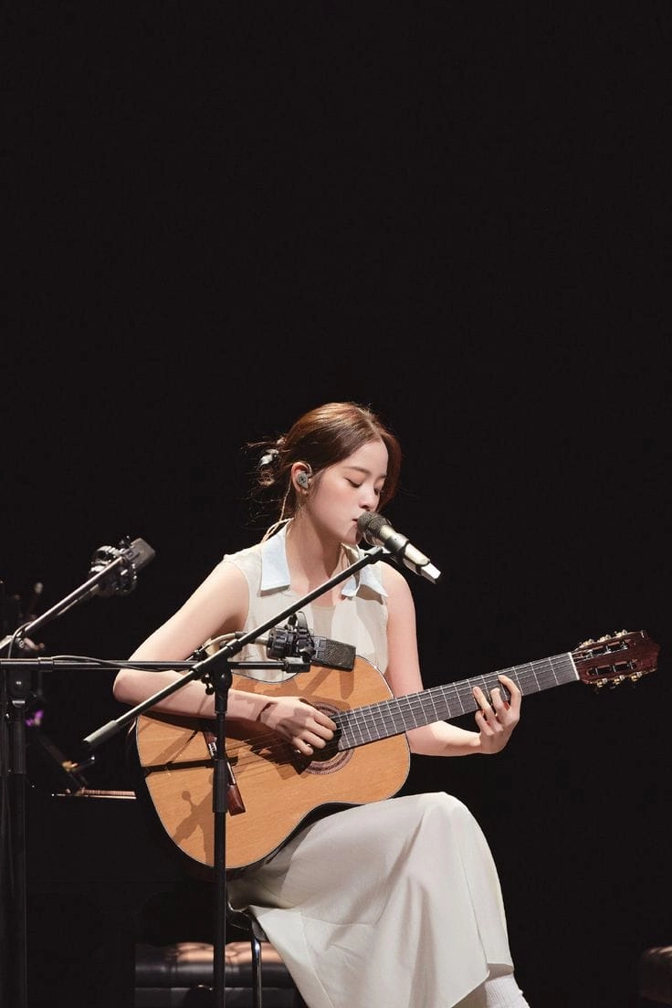 Một góc quán quen, nơi nhiều người bắt đầu học chơi guitar