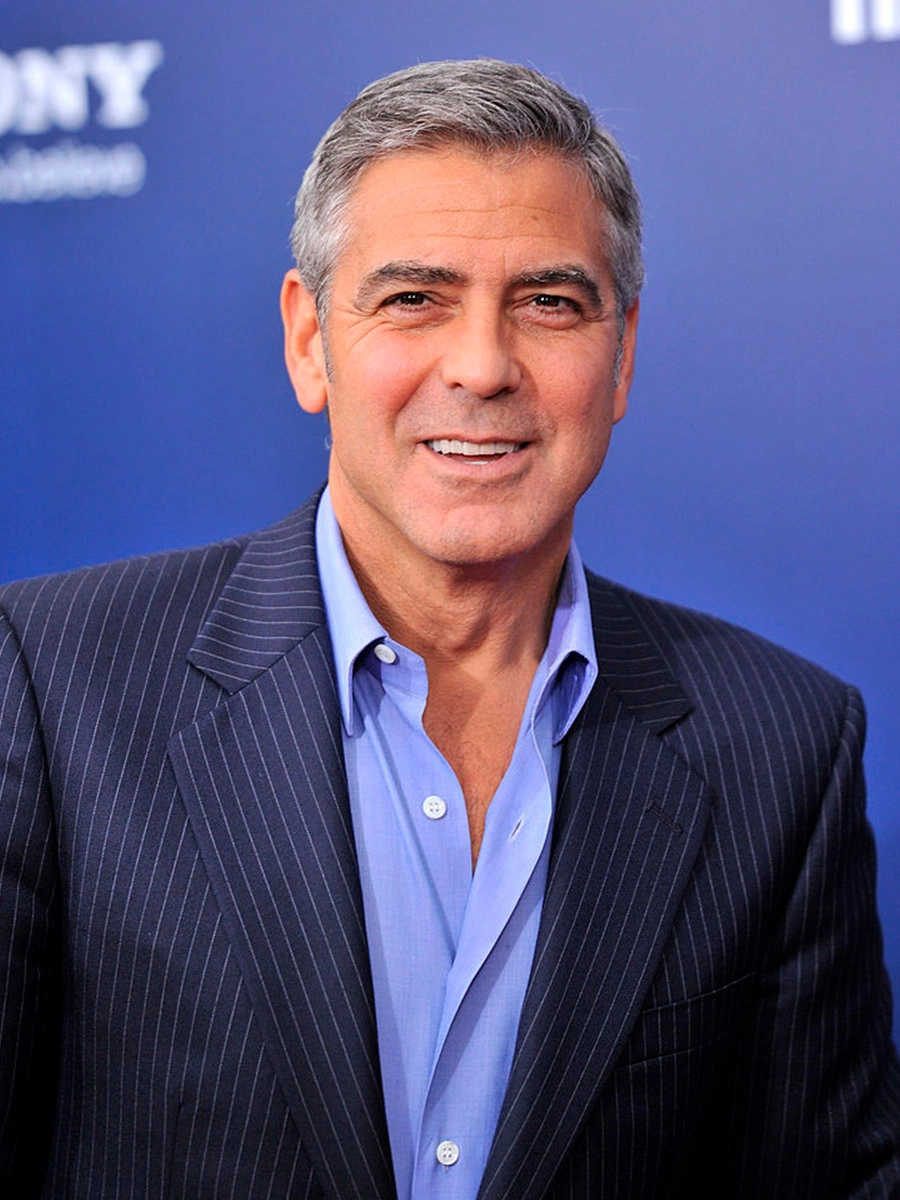 Khoảnh khắc tình cảm của George Clooney Amal Clooney