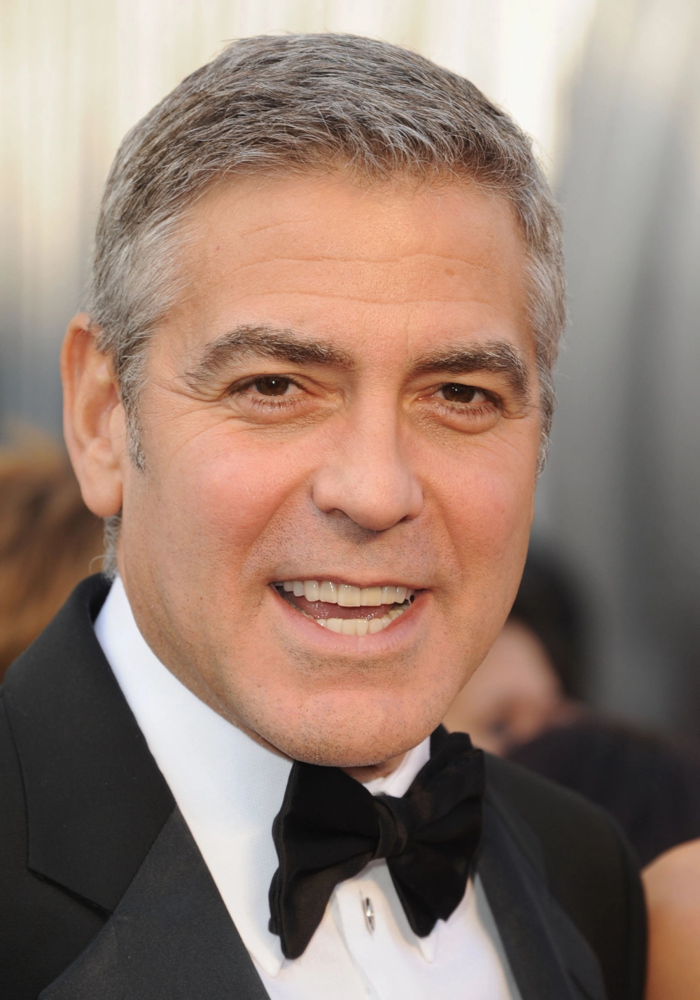 Tài tử George Clooney tại một sự kiện thảm đỏ