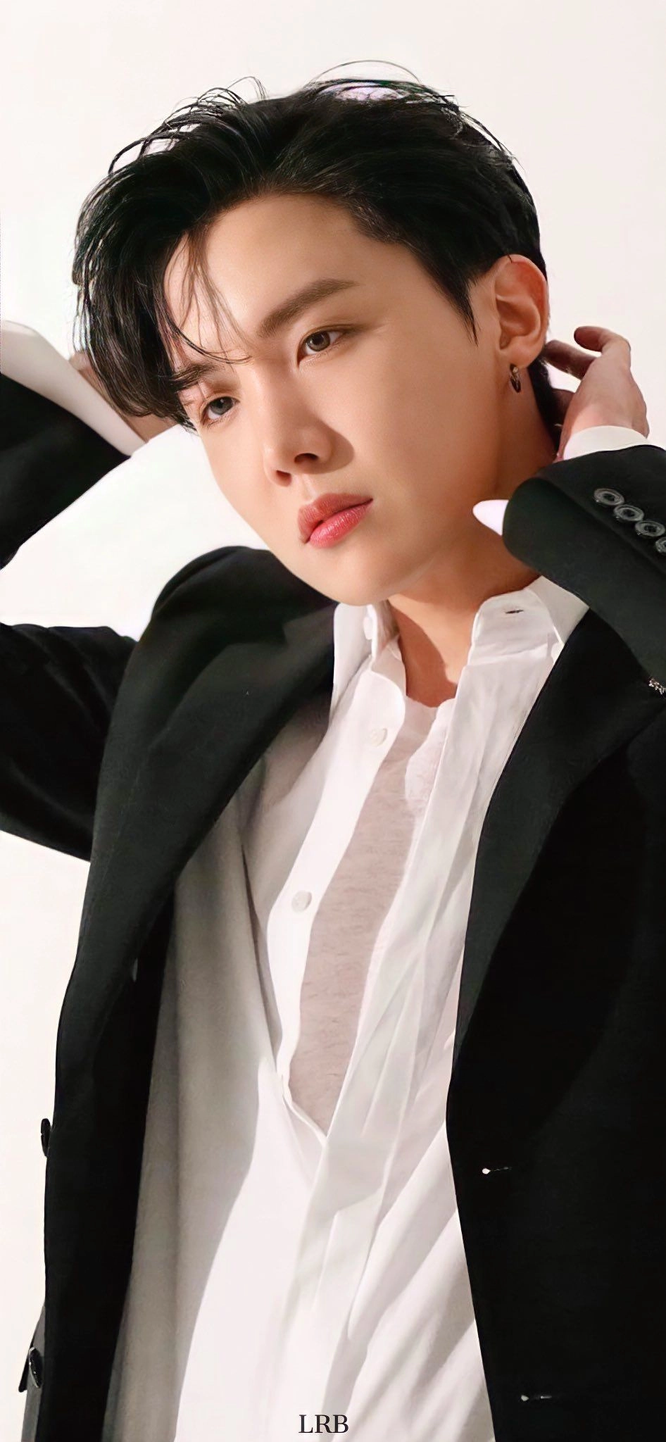 Album solo đầu tay j-hope jack in the box