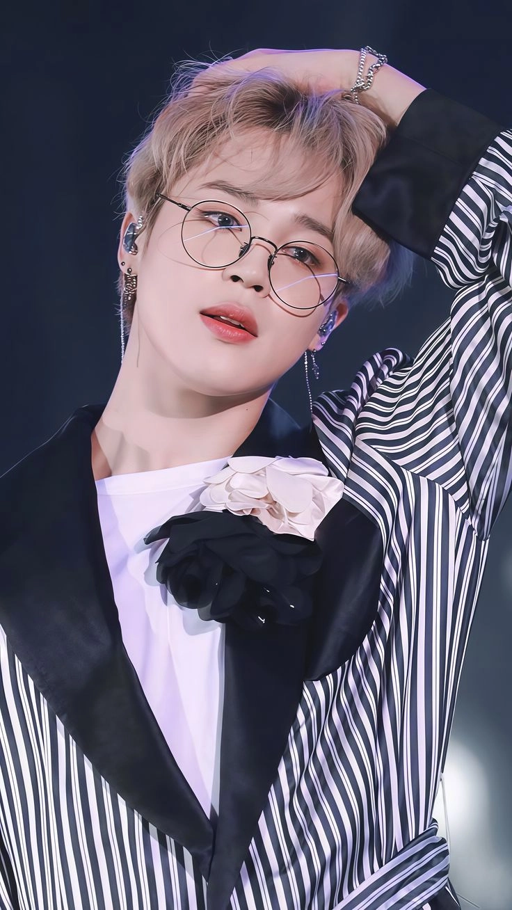 Khí chất sang trọng và đẳng cấp cùng jimin tiffany & co