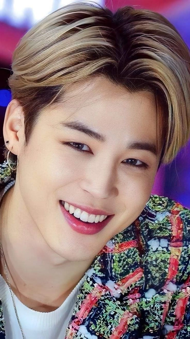 Thần thái cuốn hút của Jimin trong MV 