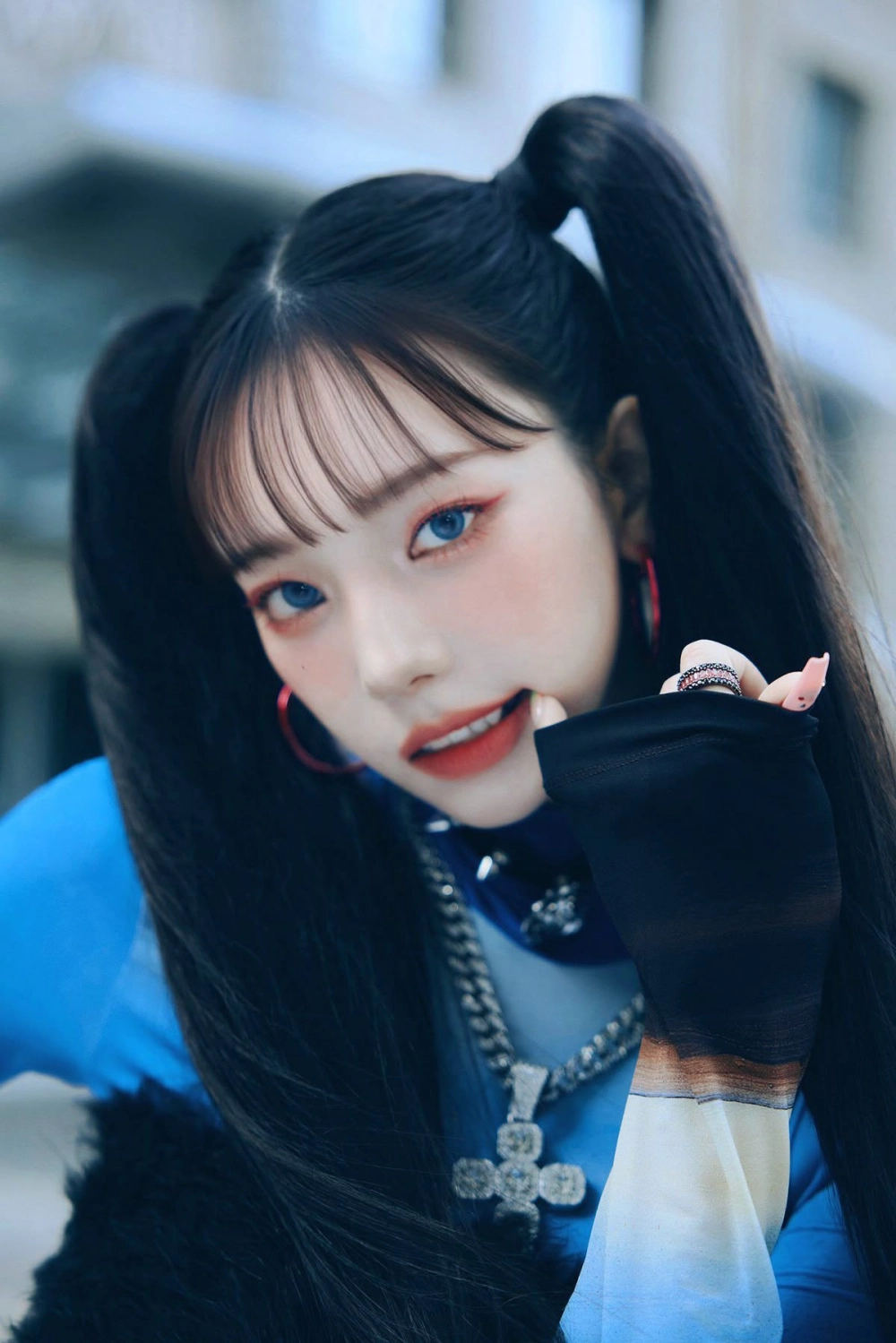 Vẻ đẹp siêu thực của Karina trong một bộ ảnh mới