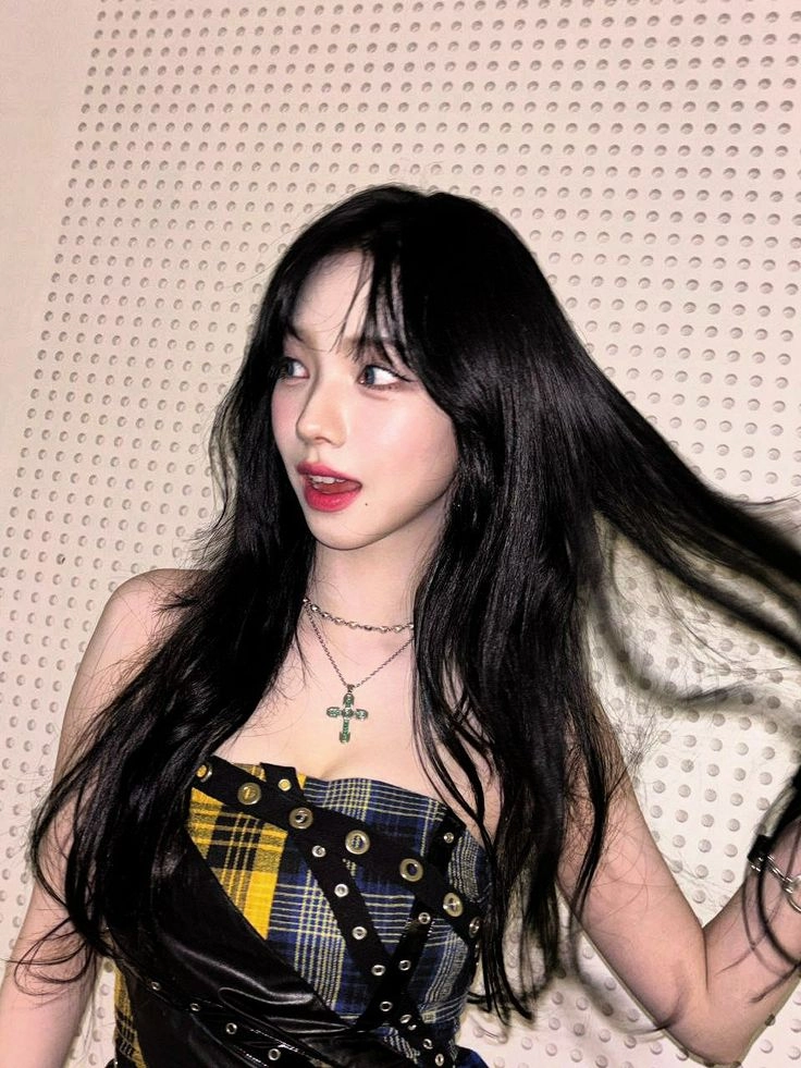 Karina thời kỳ quảng bá karina black mamba