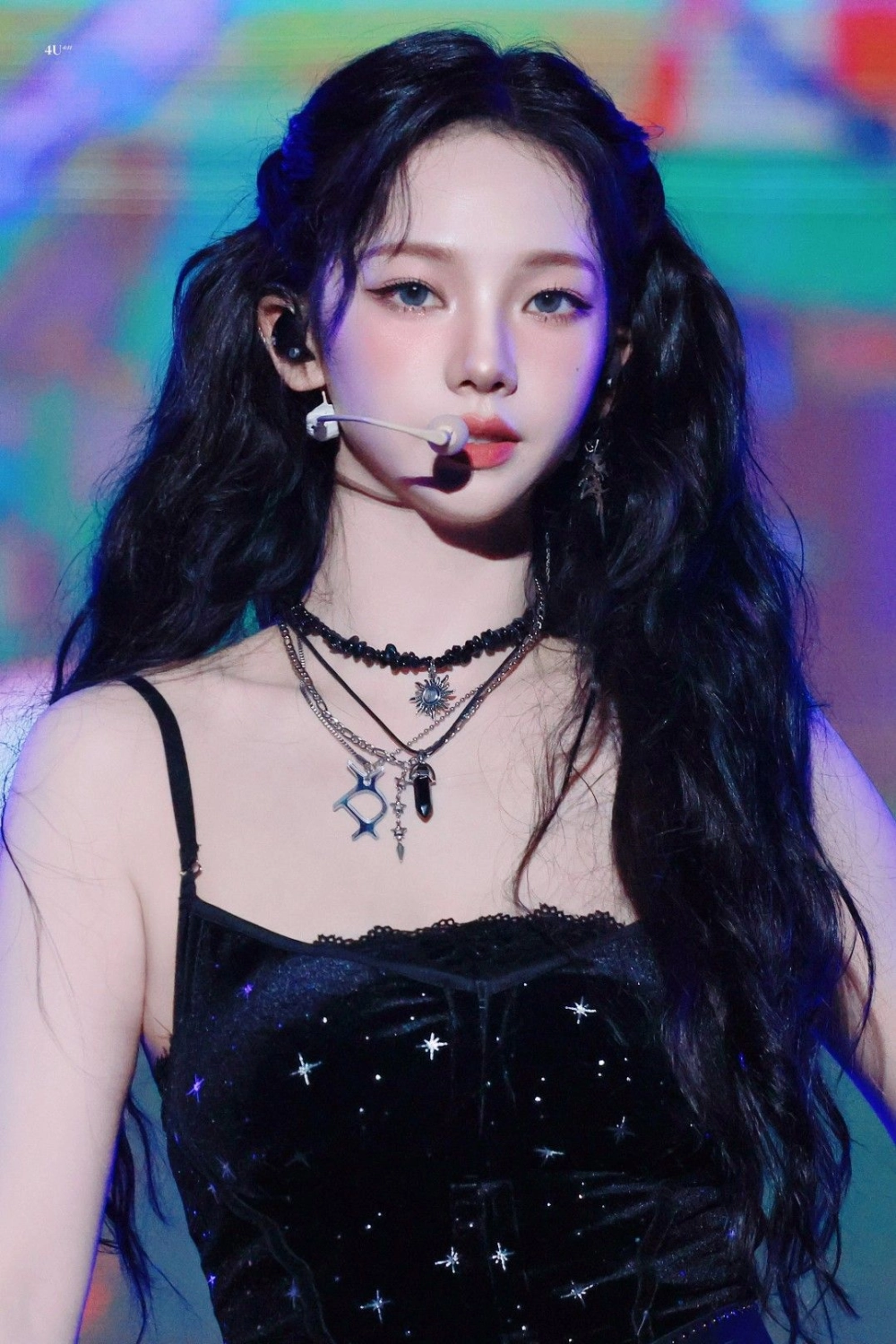 Thần thái sang trọng của karina prada