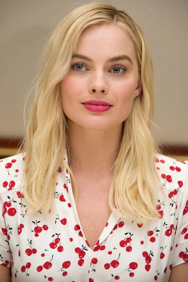 Tạo hình Margot Robbie trong phim Barbie