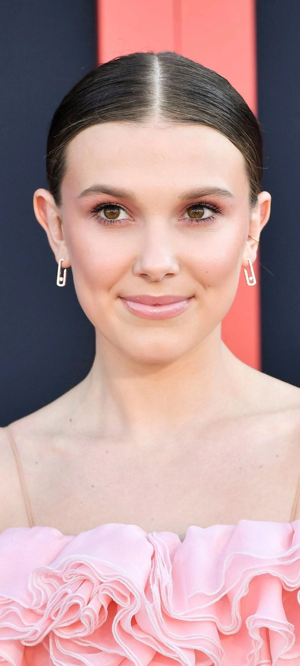 Millie Bobby Brown trên thảm đỏ sự kiện