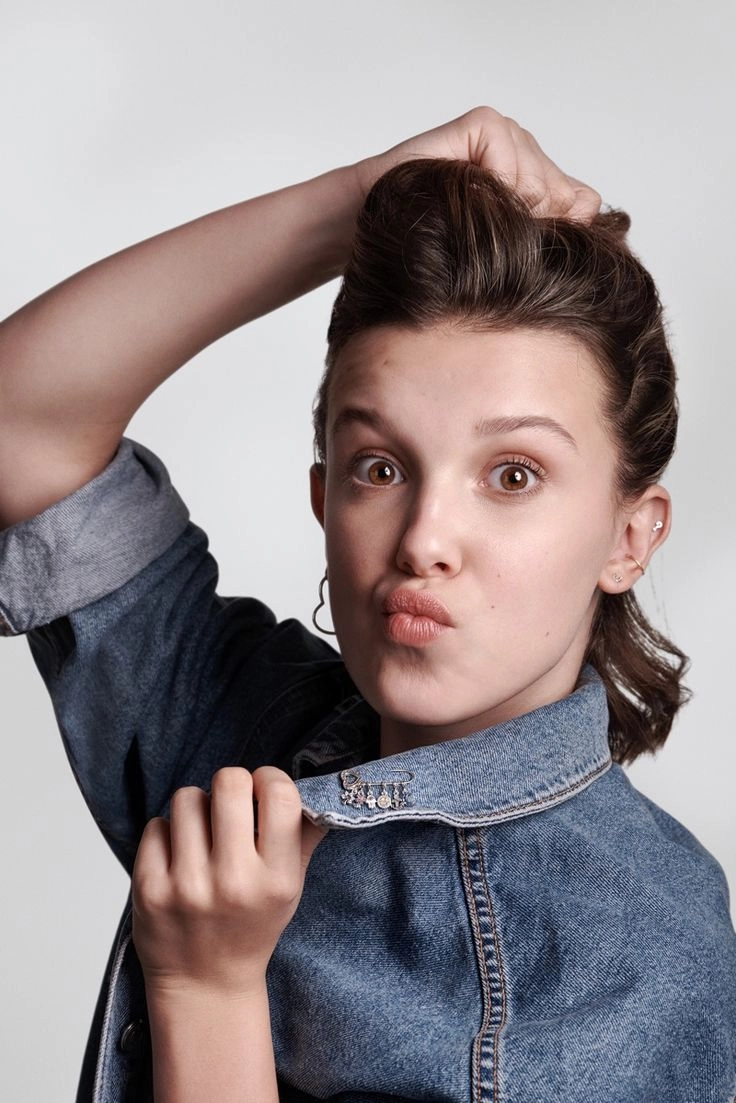 Loạt ảnh chụp đời thường của Millie Bobby Brown