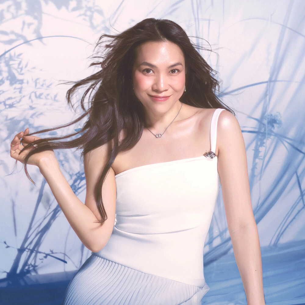 Poster ca khúc Cứ Vui Lên Mỹ Tâm