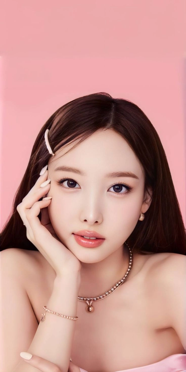 Phong cách trẻ trung của Nayeon và Tommy Hilfiger