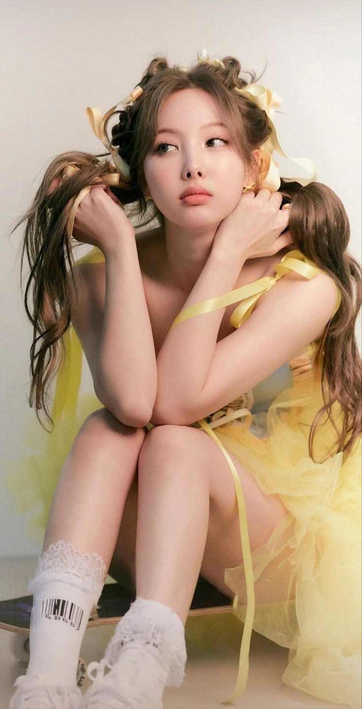 Biểu cảm đáng yêu trong fancam Nayeon
