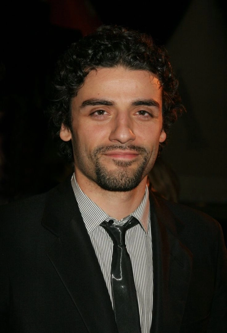 Nụ cười rạng rỡ của phi công Poe Dameron trong Oscar Isaac Star Wars