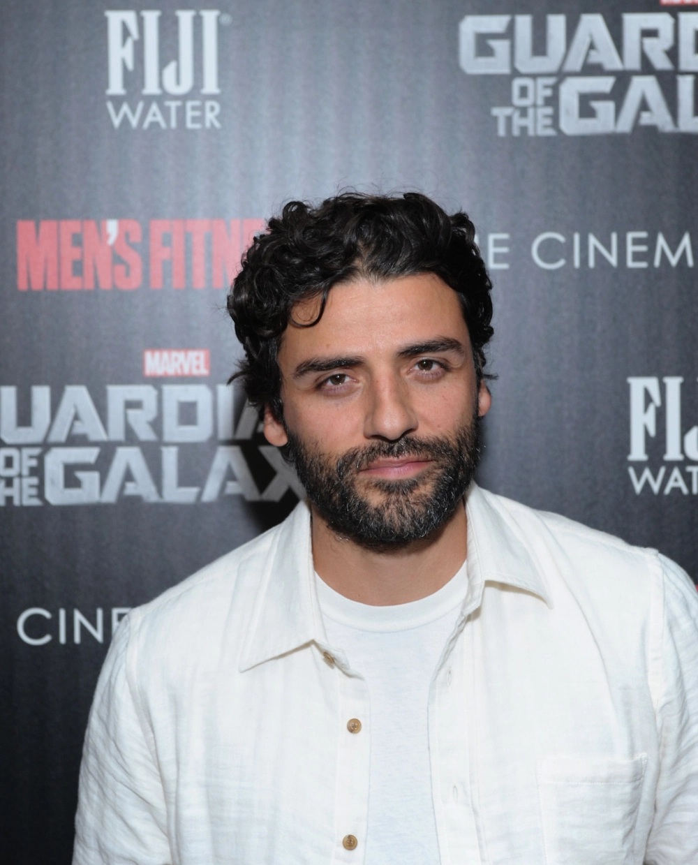 Oscar Isaac lịch lãm trên thảm đỏ