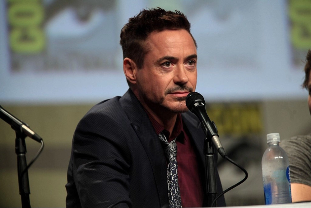 Phong cách thời trang độc đáo của Robert Downey Jr.
