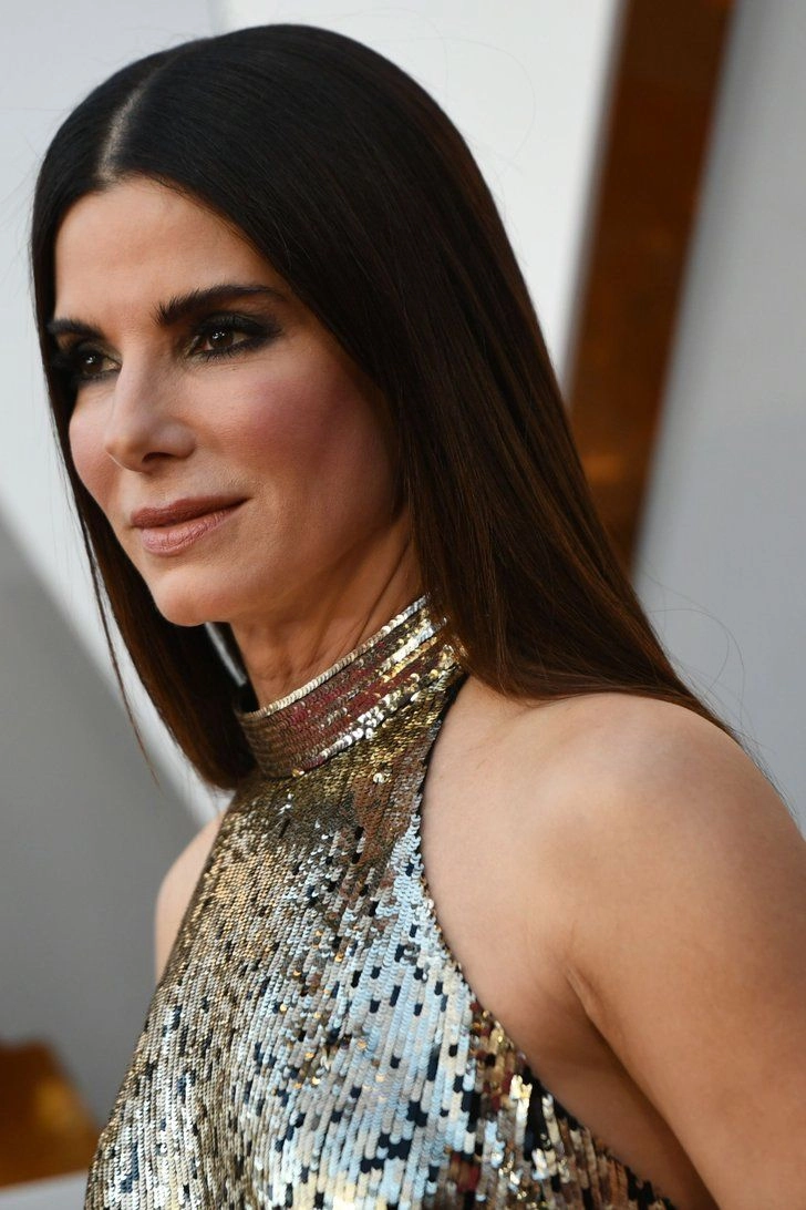 Sự căng thẳng trong poster phim Sandra Bullock Bird Box