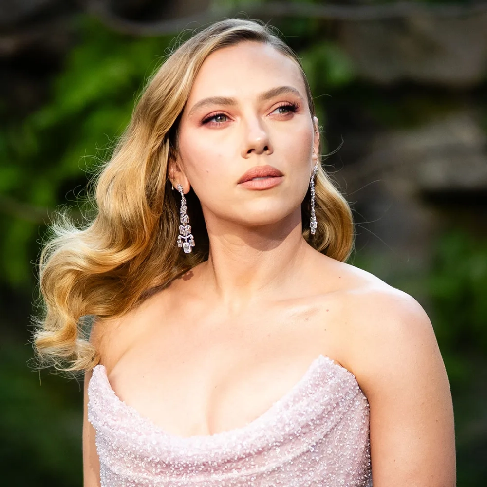 Scarlett Johansson trong biệt đội Avengers