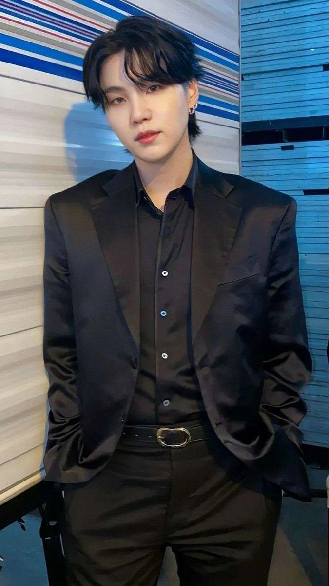 Thần thái Agust D trong MV Daechwita