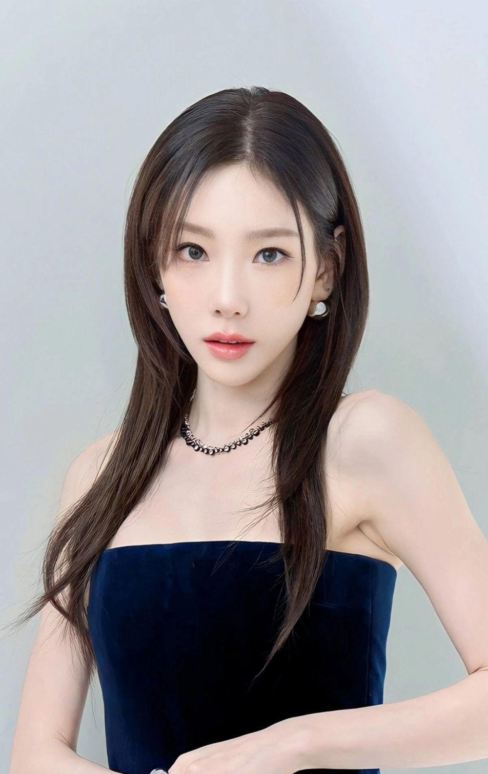 Trưởng nhóm huyền thoại Taeyeon SNSD
