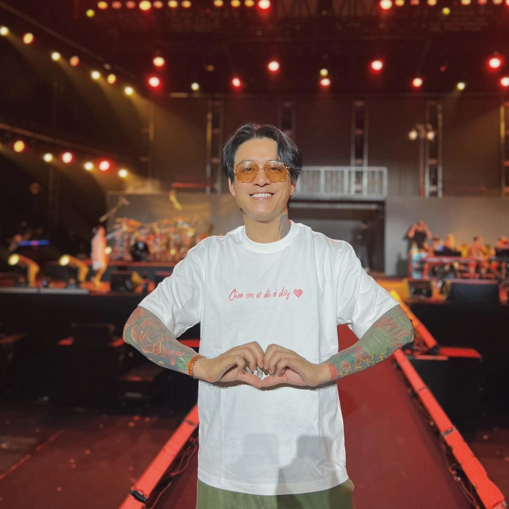 Những khoảnh khắc bùng cháy trên sân khấu của Tuấn Hưng