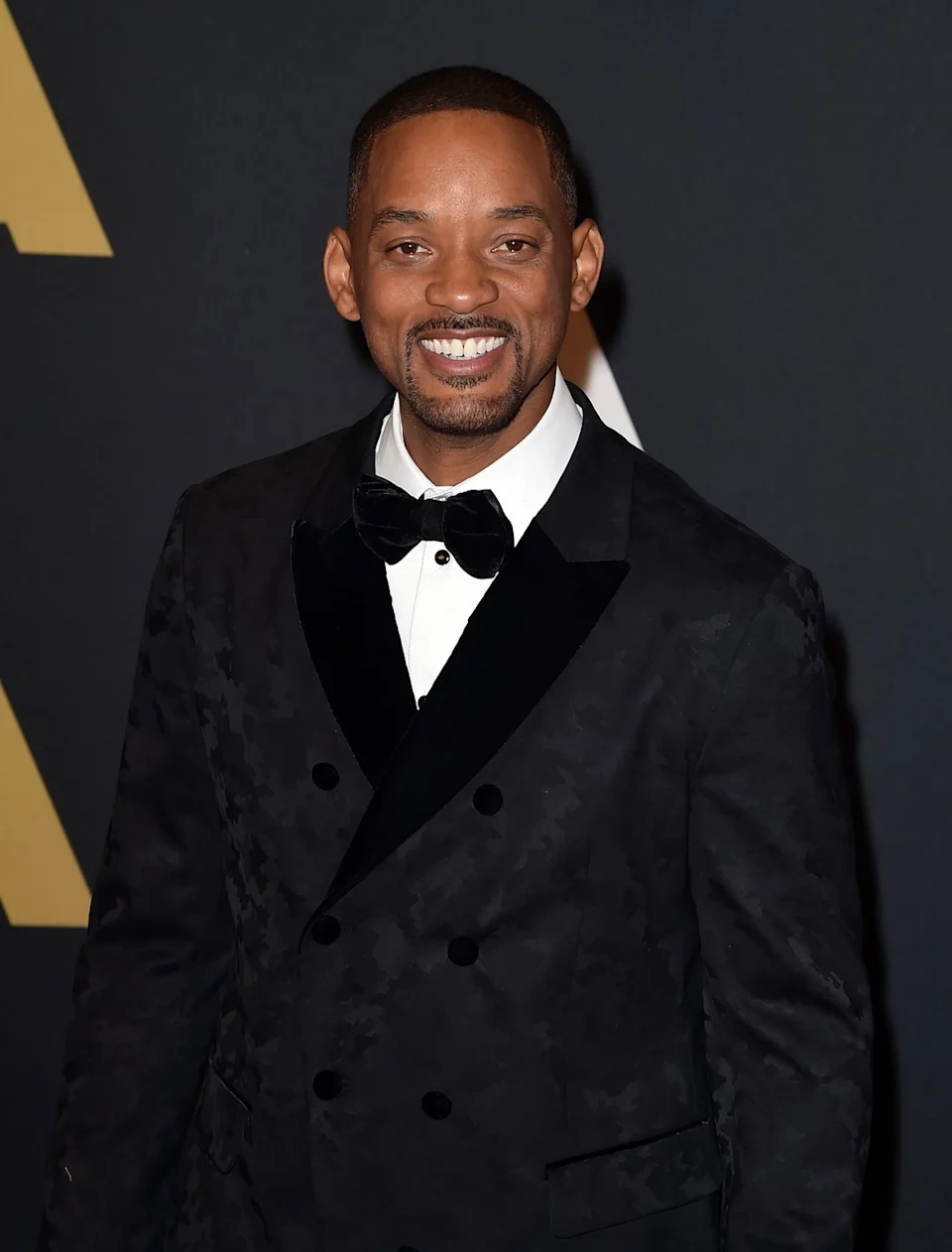 Khoảnh khắc Will Smith tát Chris Rock gây chấn động