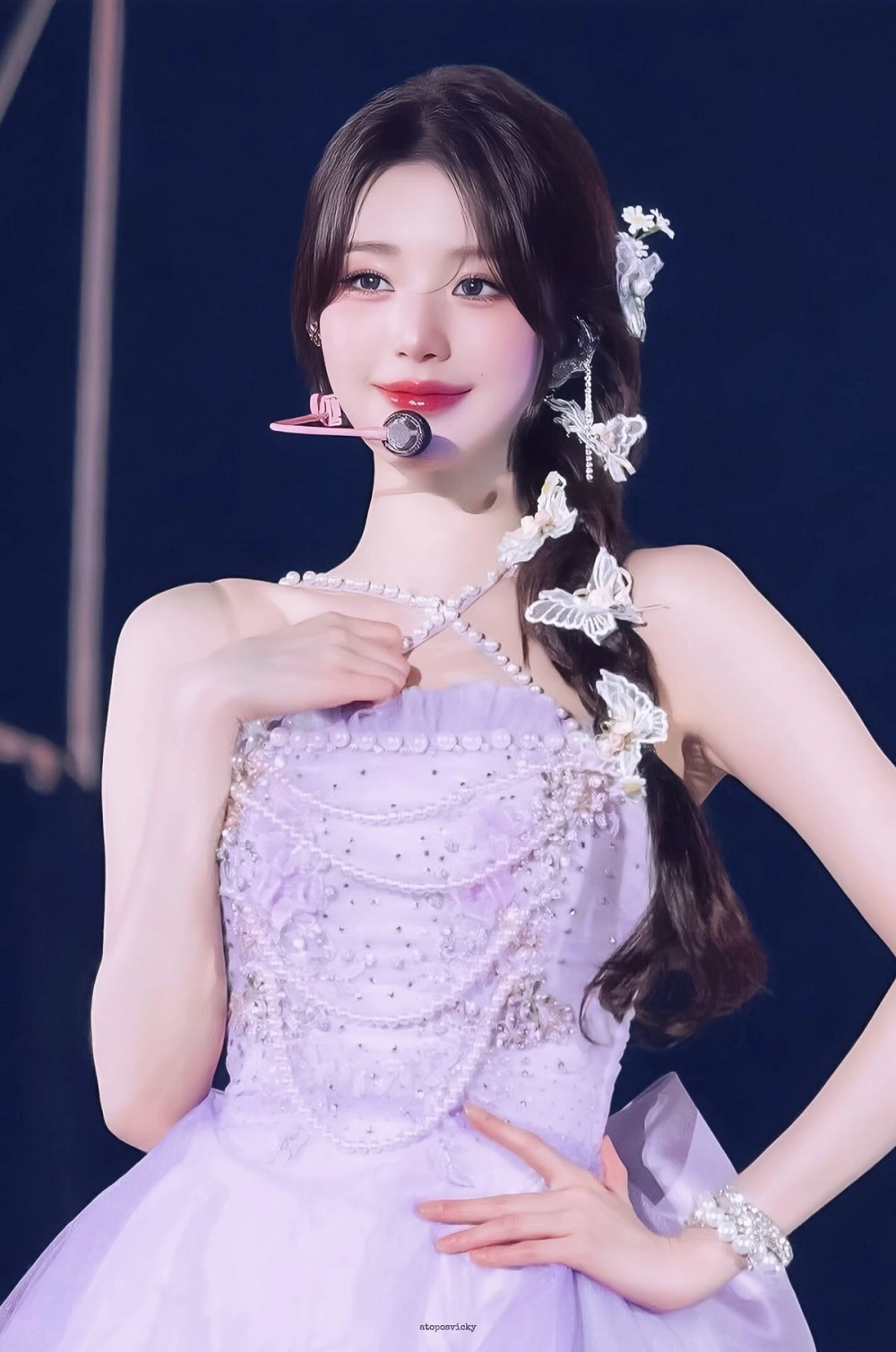 Tỷ lệ wonyoung siêu thực như búp bê