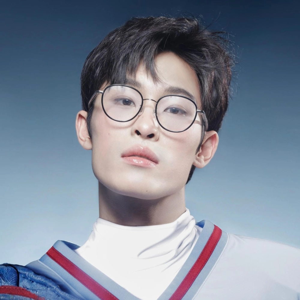 Những hình ảnh đậm chất nghệ thuật trong MV của Wren Evans