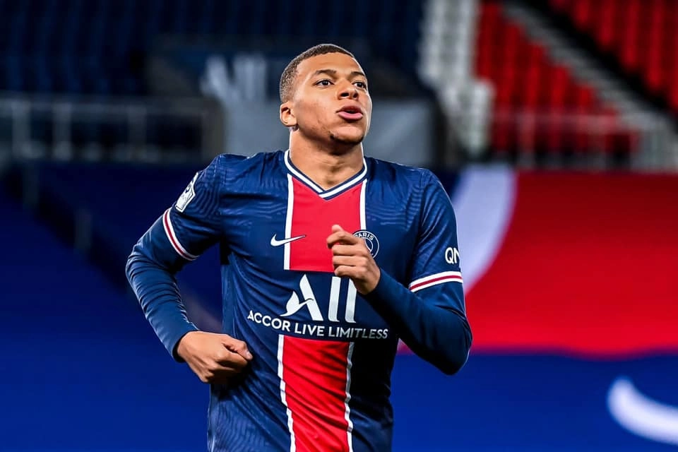 Kylian mbappé age trẻ trung tài năng đỉnh cao
