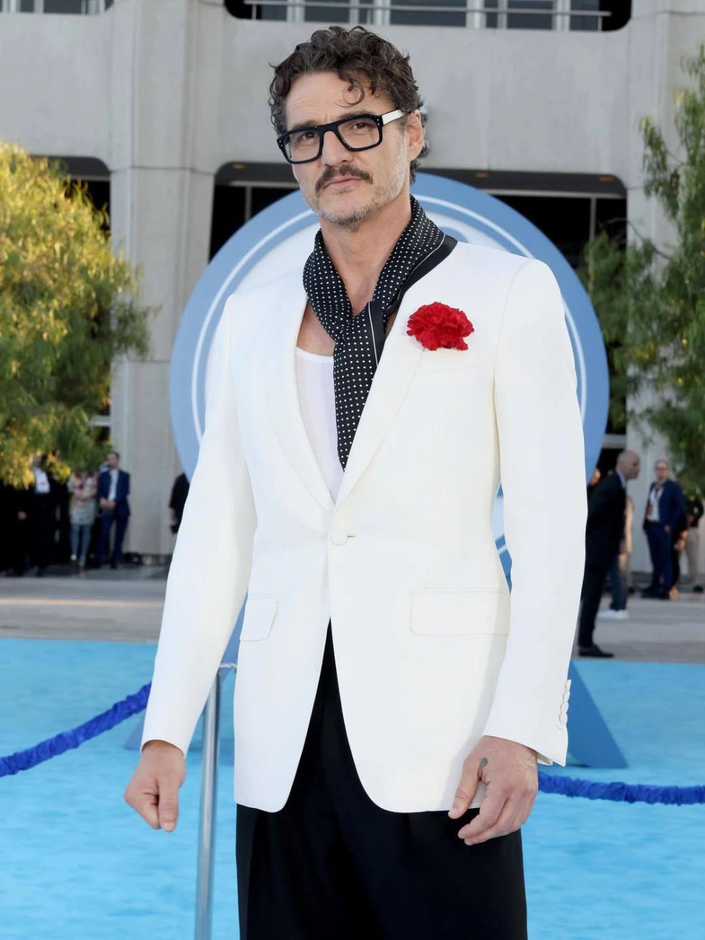 Phong độ lịch lãm và sự nghiệp ngày càng thăng hoa ở độ pedro pascal age.