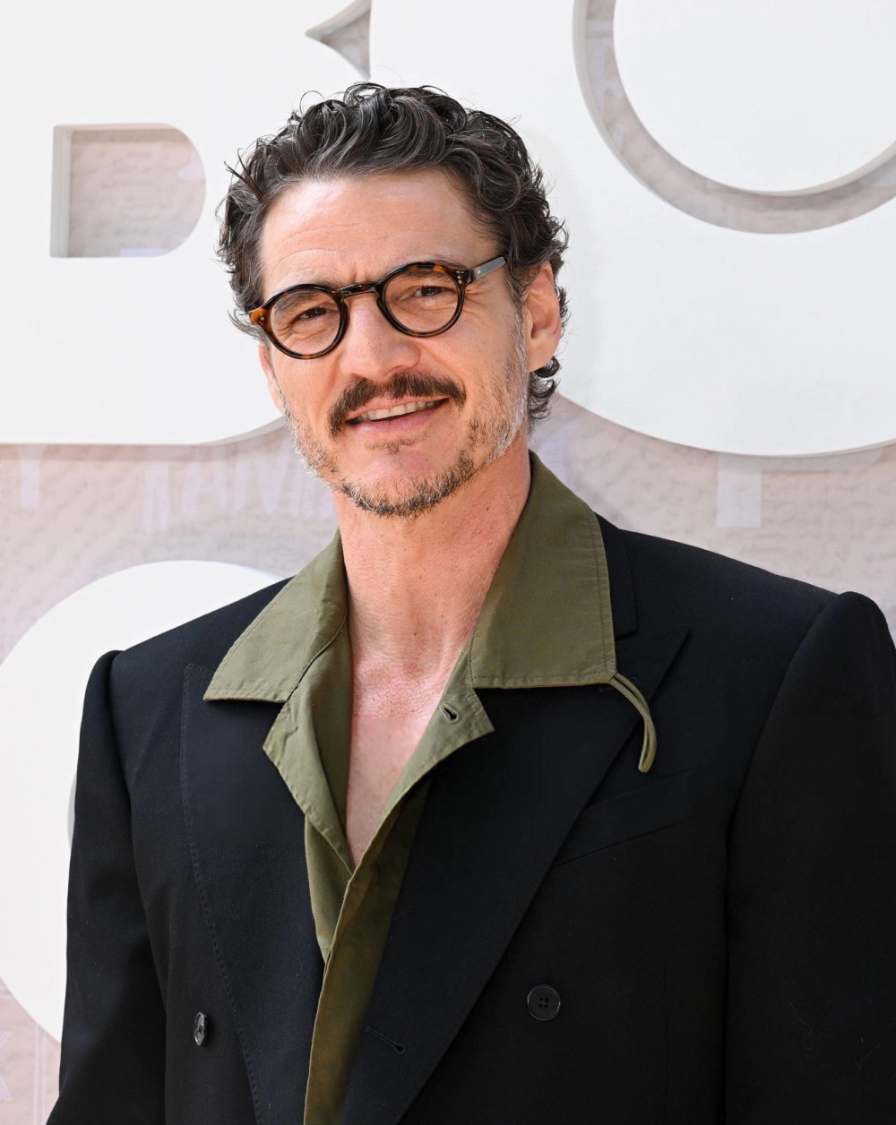 Sự đồng cảm từ công chúng khi nghe chia sẻ về chứng pedro pascal anxiety.