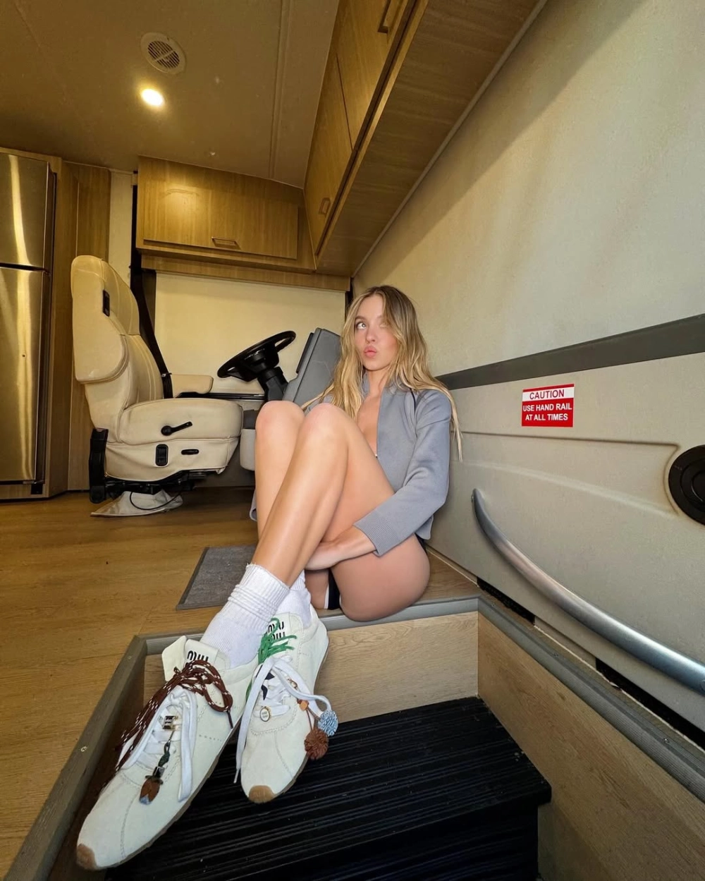 Giải đáp những tranh luận xoay quanh từ khóa độc đáo sydney sweeney bathwater soap.