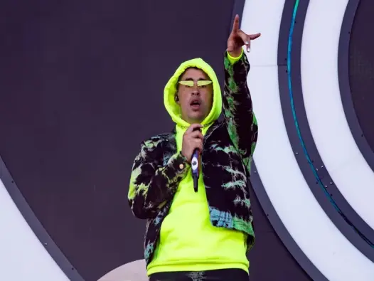 Khám phá thế giới hình ảnh đầy màu sắc của bad bunny
