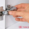 Hướng dẫn sửa bản lề cửa tủ kẹt và cách khắc phục tiếng kêu hiệu quả
