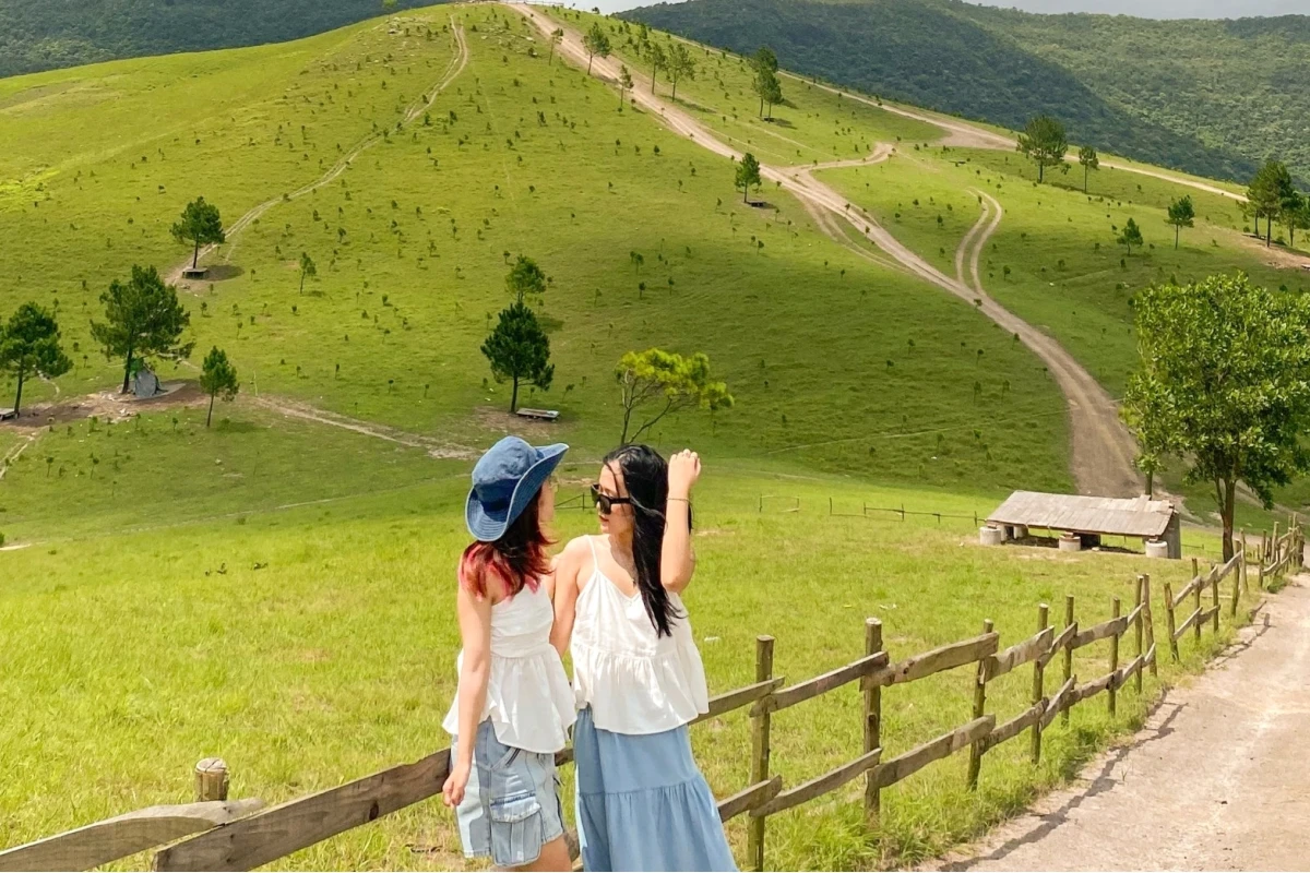 Núi Phượng Hoàng: Khám phá vẻ đẹp hùng vĩ và những giá trị văn hóa