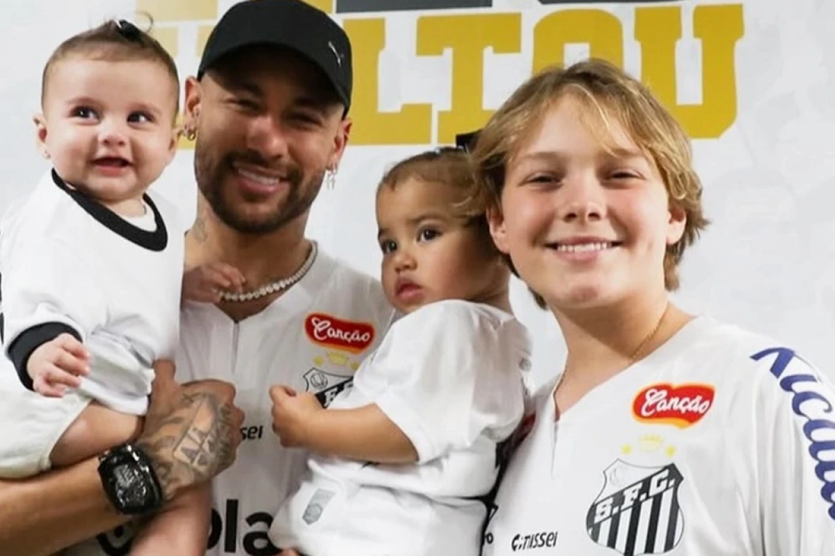 Vợ Neymar là ai? Chân dung và những thông tin thú vị về bạn đời của siêu sao bóng đá