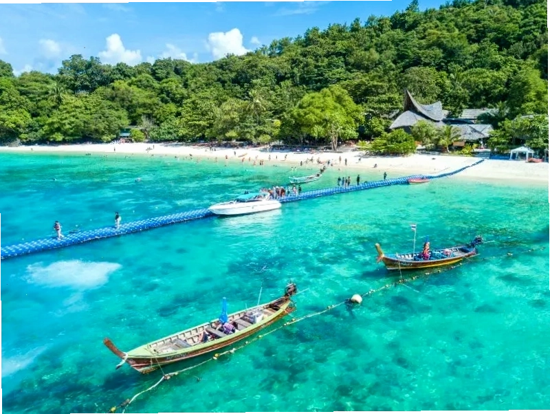 Banana Beach, một bãi biển xinh đẹp và yên tĩnh tại Phuket