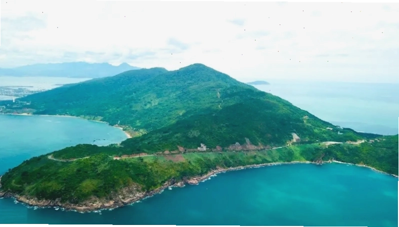 Biển Tiên Sa Đà Nẵng như một dải lụa xanh biếc