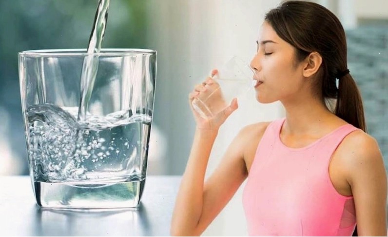 Bù nước và khoáng chất để tránh tình trạng mất nước
