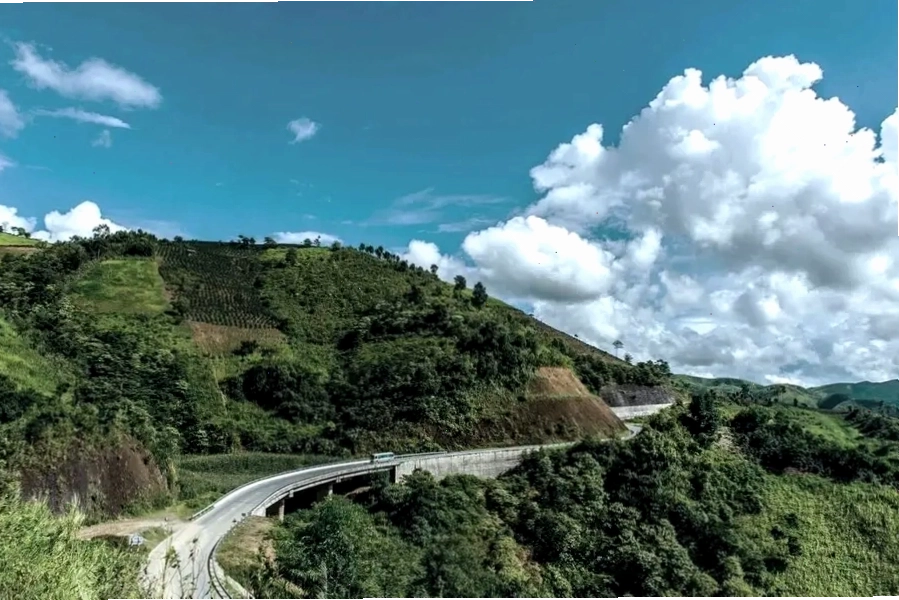 Cách di chuyển đến núi Ngự Bình thuận tiện bằng các phương tiện phổ biến