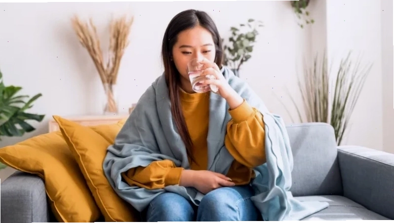 Cách thực hiện mẹo nhỏ uống nước để dịu nhanh cơn nấc cụt